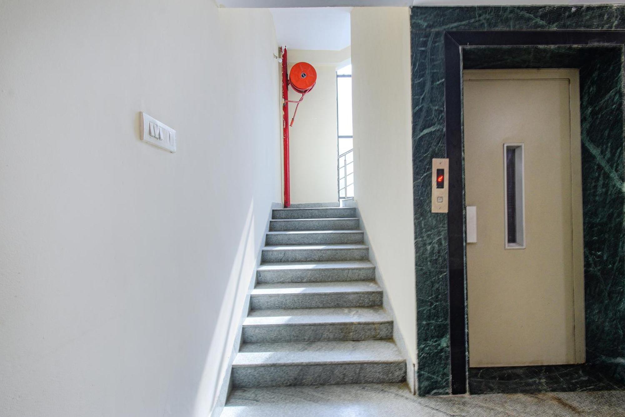 Fabhotel N Residency, Hitech City - 350M From Yashoda Hospital, Hitech City Hyderabad Eksteriør bilde